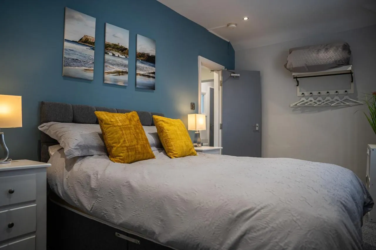 Contacten van Castle-View Apartments, Flat Two